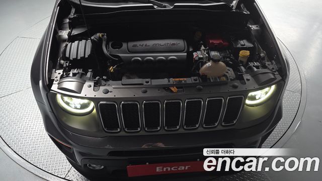 Jeep Renegade 2.4 Limited 2021 — фото 6