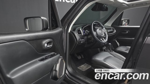 Jeep Renegade 2.4 Limited 2021 — фото 10