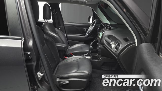 Jeep Renegade 2.4 Limited 2021 — фото 12
