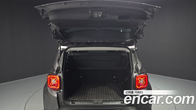 Jeep Renegade 2.4 Limited 2021 — фото 20