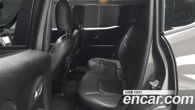 Jeep Renegade 2.4 Limited 2021 — фото 26