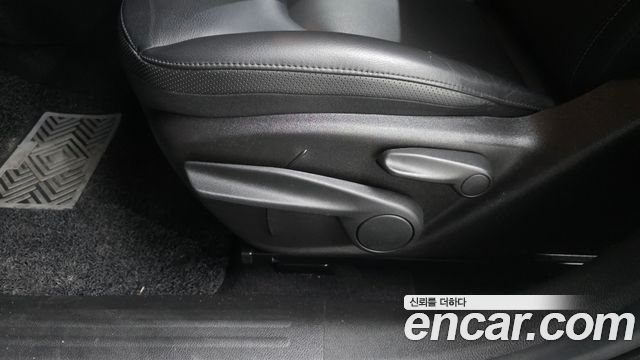 Jeep Renegade 2.4 Limited 2021 — фото 31