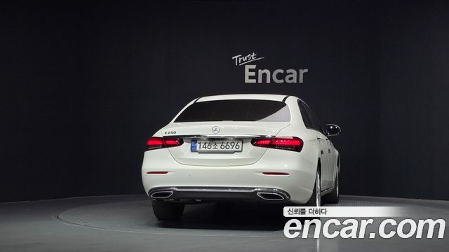 Mercedes-Benz E-Class (W213) E250 Exclusive 2021 — фото 4