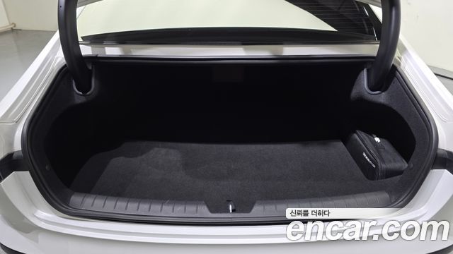 Hyundai Grandeur (GN7) 3.5 LPG 2WD Premium 2023 — фото 30