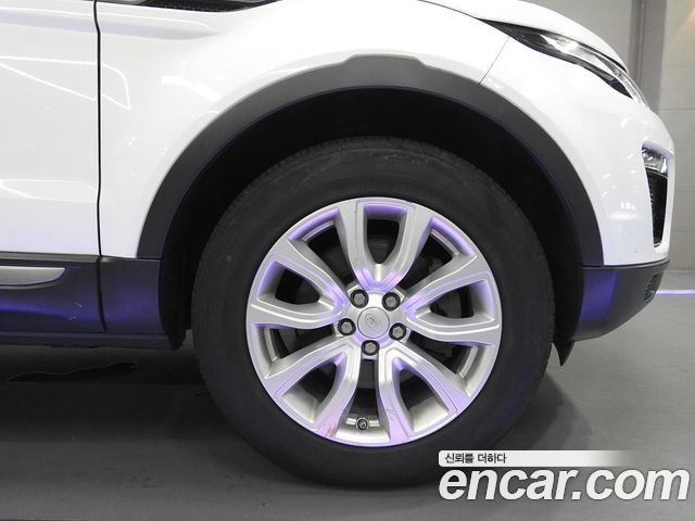 Land Rover Range Rover Evoque 2.0 TD4 SE 2018 — фото 5