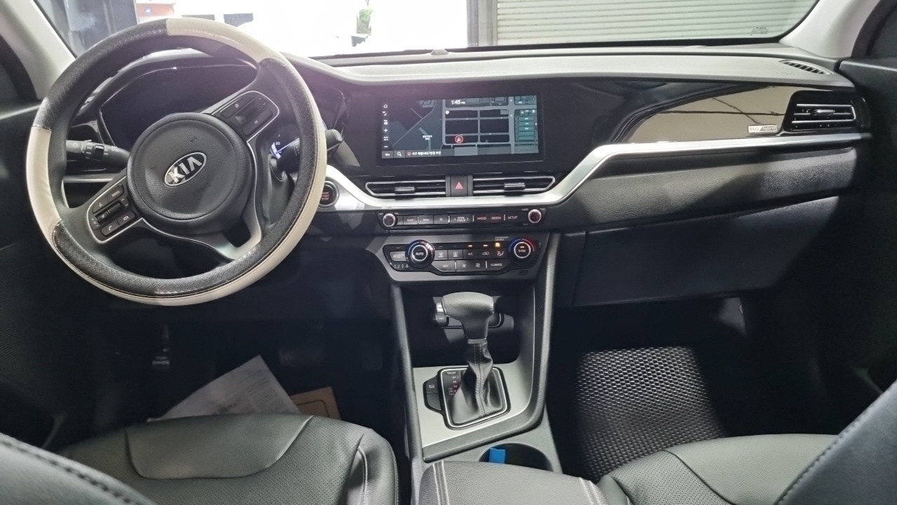 Kia Niro 1.6 HEV Luxury 2021 — фото 7