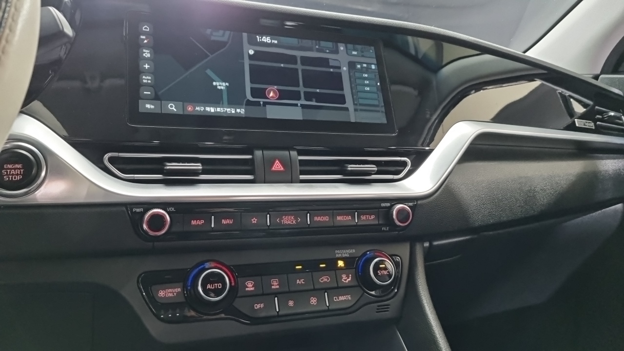 Kia Niro 1.6 HEV Luxury 2021 — фото 17