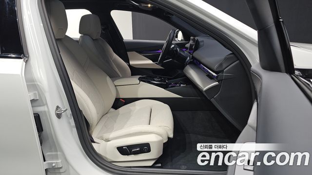 BMW 5 Series (G60) 520i Special Edition 2026 — фото 32