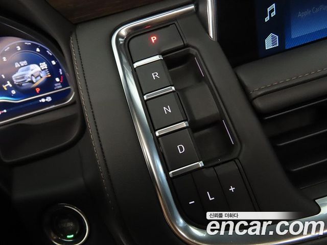 Chevrolet Tahoe 6.2 High Country 4WD 2023 — фото 9
