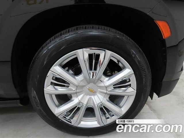 Chevrolet Tahoe 6.2 High Country 4WD 2023 — фото 24