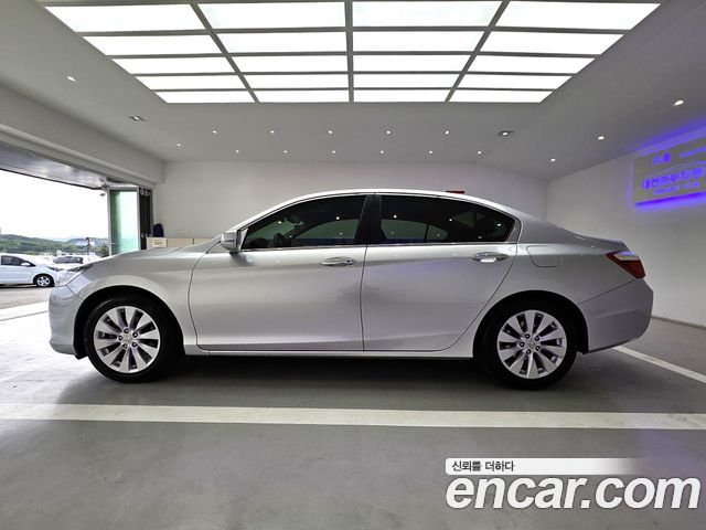 Honda Accord 2.4 9th 2014 — фото 4
