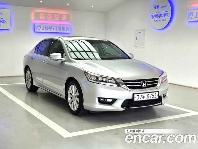 Honda Accord 2.4 9th 2014 — фото 9