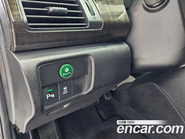 Honda Accord 2.4 9th 2014 — фото 18