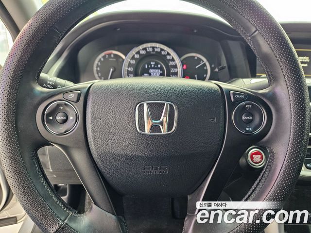 Honda Accord 2.4 9th 2014 — фото 19