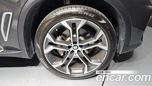 BMW X5 (G05) xDrive 40i xLine 2022 — фото 21