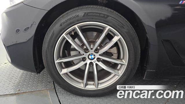 BMW 5 Series (G30) 520d xDrive M Sport Package Plus 2017 — фото 5