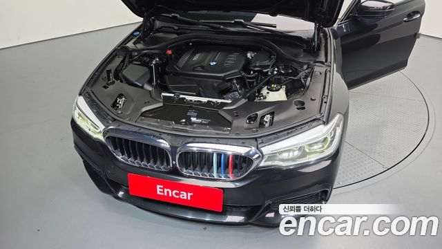 BMW 5 Series (G30) 520d xDrive M Sport Package Plus 2017 — фото 6