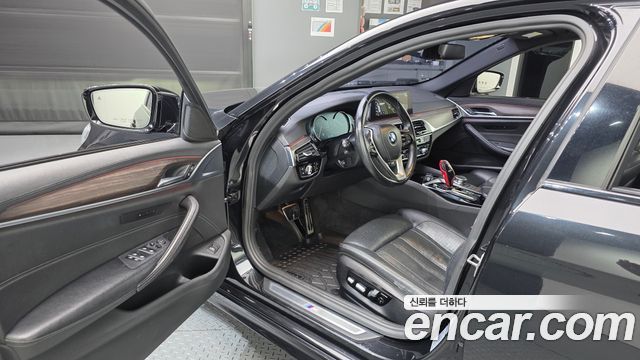 BMW 5 Series (G30) 520d xDrive M Sport Package Plus 2017 — фото 10