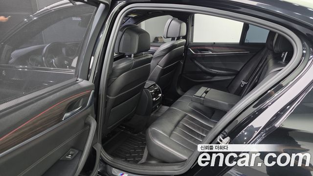 BMW 5 Series (G30) 520d xDrive M Sport Package Plus 2017 — фото 11