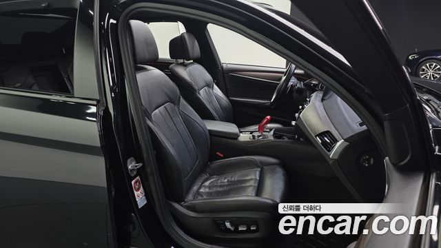 BMW 5 Series (G30) 520d xDrive M Sport Package Plus 2017 — фото 12