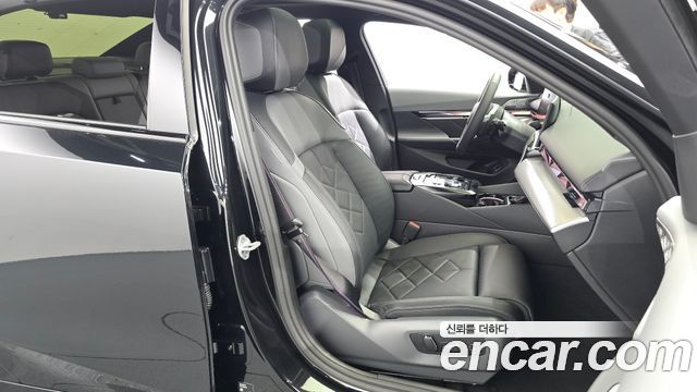 BMW 5 Series (G60) 530i xDrive M Sport Pro Special Edition 2026 — фото 12