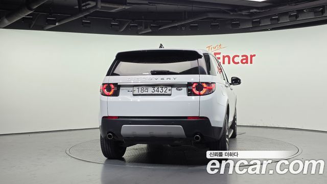 Land Rover Discovery Sport 2.0 TD4 HSE Luxury 2019 — фото 4
