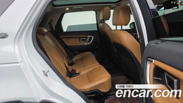 Land Rover Discovery Sport 2.0 TD4 HSE Luxury 2019 — фото 11