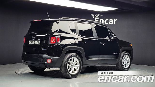 Jeep Renegade 2.4 Longitude High 2017 — фото 2