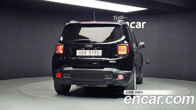 Jeep Renegade 2.4 Longitude High 2017 — фото 4