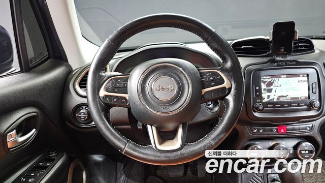 Jeep Renegade 2.4 Longitude High 2017 — фото 12