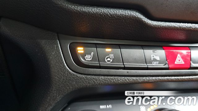 Jeep Renegade 2.4 Longitude High 2017 — фото 17