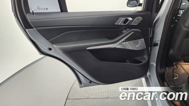 BMW X7 (G07) M60i xDrive M sport 6STR 2024 — фото 25