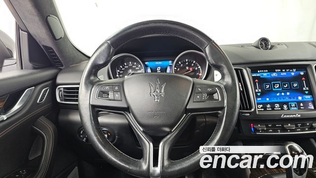 Maserati Levante 3.0 AWD Luxury 2017 — фото 13
