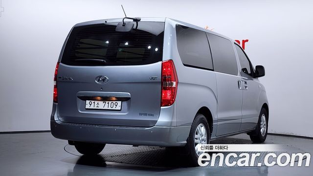 Hyundai Grand Starex Van 3-Seater Smart 2021 — фото 2