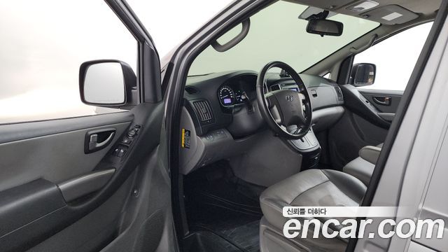 Hyundai Grand Starex Van 3-Seater Smart 2021 — фото 10
