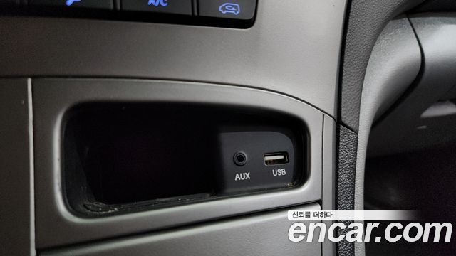 Hyundai Grand Starex Van 3-Seater Smart 2021 — фото 16