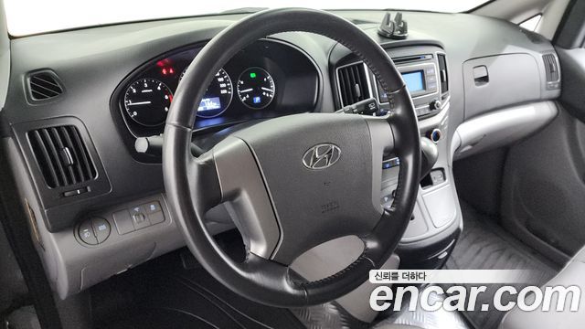 Hyundai Grand Starex Van 3-Seater Smart 2021 — фото 17