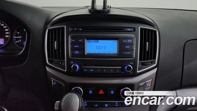 Hyundai Grand Starex Van 3-Seater Smart 2021 — фото 21