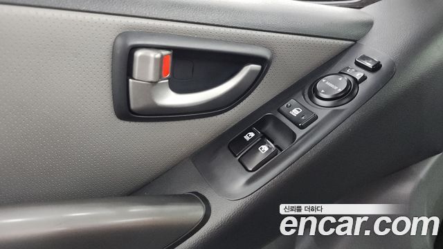 Hyundai Grand Starex Van 3-Seater Smart 2021 — фото 33