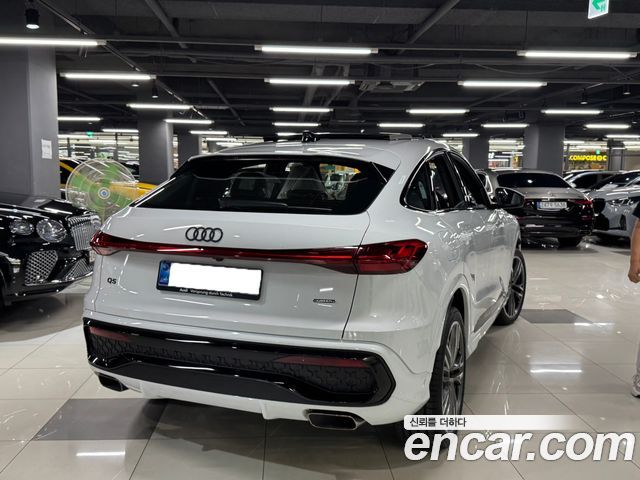 Audi Q5 (80A) 45 TFSI Quattro Sportback S Line Black Edition 2025 — фото 3