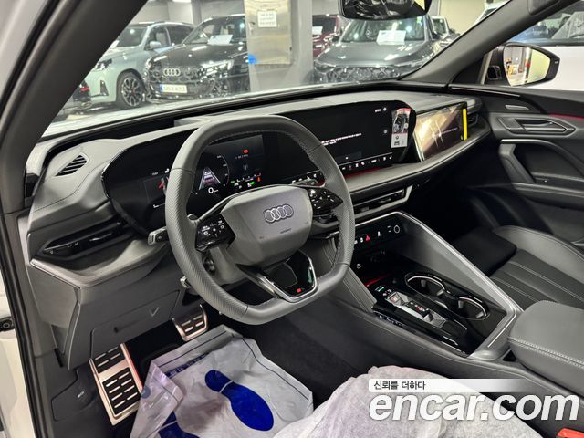 Audi Q5 (80A) 45 TFSI Quattro Sportback S Line Black Edition 2025 — фото 4