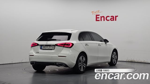 Mercedes-Benz A-Class (W177) A220 Hatchback 2022 — фото 2