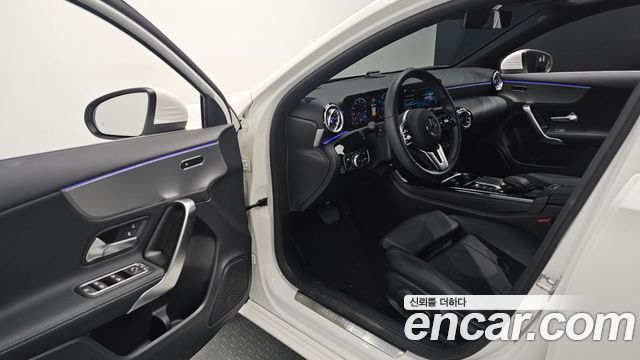 Mercedes-Benz A-Class (W177) A220 Hatchback 2022 — фото 11