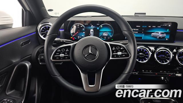 Mercedes-Benz A-Class (W177) A220 Hatchback 2022 — фото 13