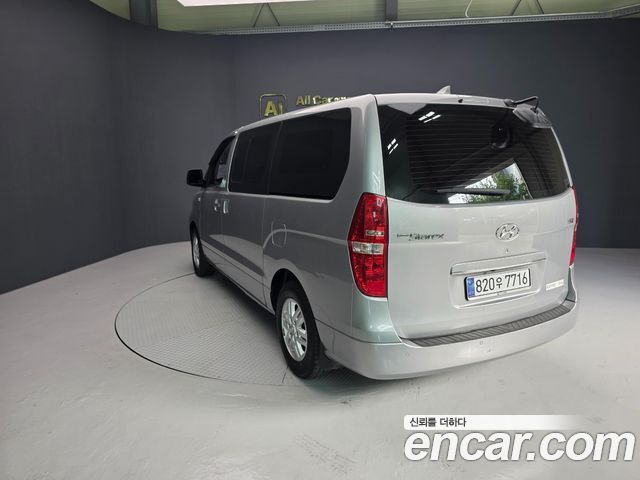 Hyundai Grand Starex Van 5-Seater Modern 2021 — фото 4