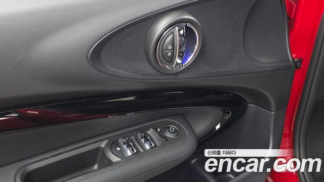 MINI Cooper Clubman Classic 2nd 2023 — фото 28