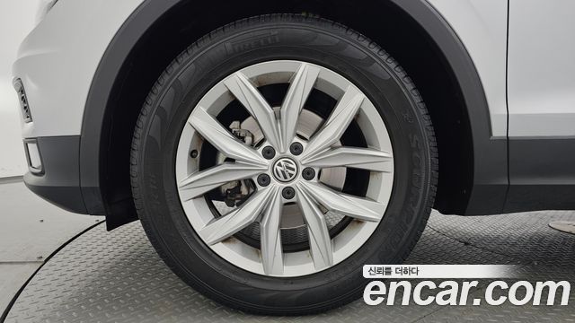 Volkswagen Tiguan (II) 2.0 TDI Premium 2020 — фото 5