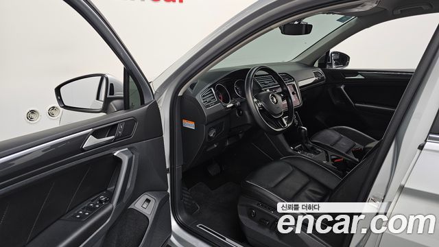 Volkswagen Tiguan (II) 2.0 TDI Premium 2020 — фото 10