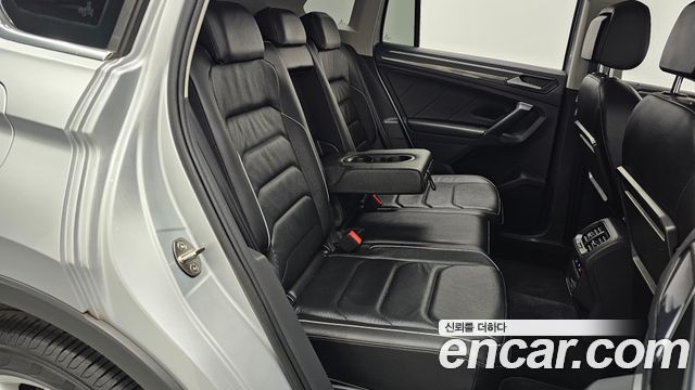 Volkswagen Tiguan (II) 2.0 TDI Premium 2020 — фото 16