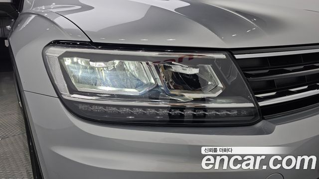 Volkswagen Tiguan (II) 2.0 TDI Premium 2020 — фото 28
